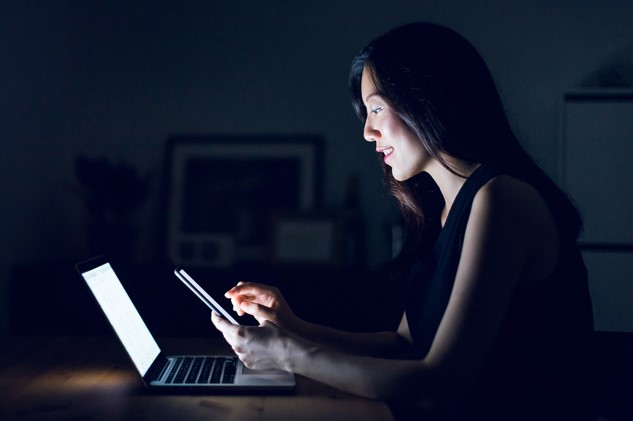 Top 9 tròng kính chống ánh sáng xanh tốt nhất