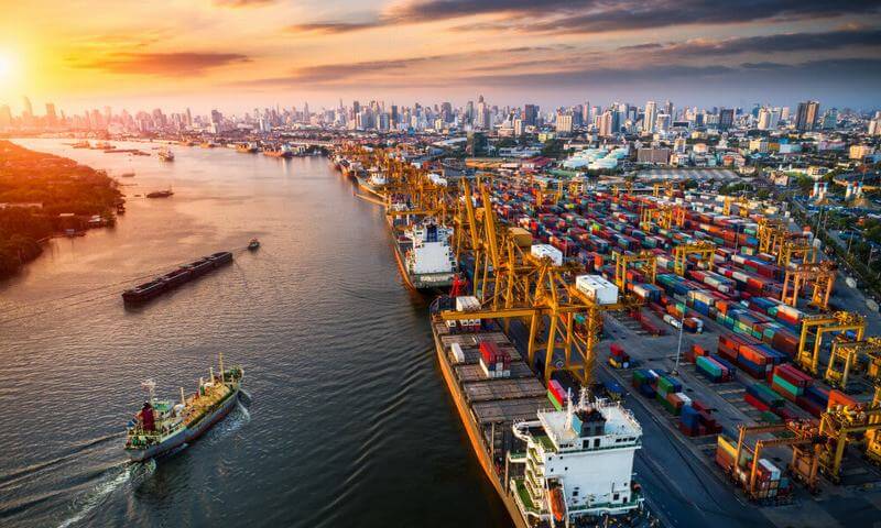 Ngoài đường biển, hàng hóa tới Malaysia còn có thể đi bằng đường hàng không Ngoài đường biển, hàng hóa tới Malaysia còn có thể đi bằng đường hàng không