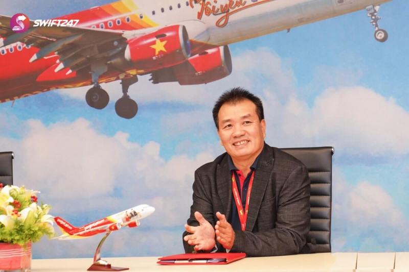 Ông Mai Trung Thành – Đại diện Swift247 tham gia buổi ký kết Ông Mai Trung Thành – Đại diện Swift247 tham gia buổi ký kết