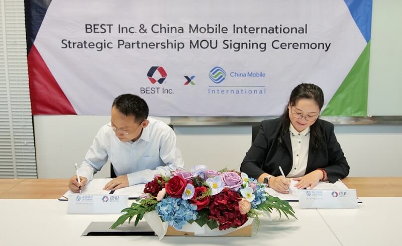 Đại diện hai doanh nghiệp ký thỏa thuận hợp tác tại Bangkok, Thái Lan, ngày 4/10. Ảnh: BEST Global