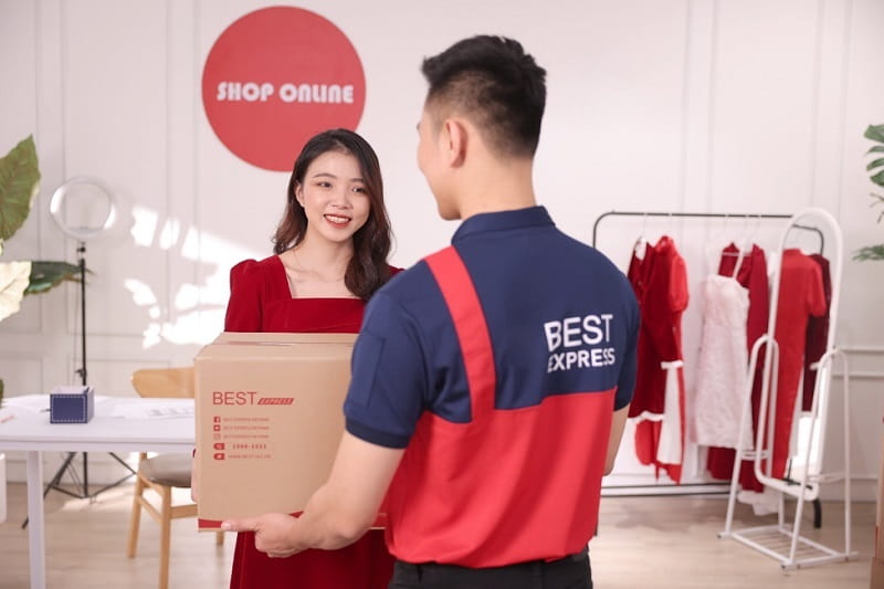Ngoài cải thiện thời gian giao vận, chất lượng chăm sóc khách hàng cũng quyết định tỷ lệ tái sử dụng dịch vụ của khách hàng với các đơn vị chuyển phát nhanh. Ảnh: BEST Express Ngoài cải thiện thời gian giao vận, chất lượng chăm sóc khách hàng cũng quyết định tỷ lệ tái sử dụng dịch vụ của khách hàng với các đơn vị chuyển phát nhanh. Ảnh: BEST Express