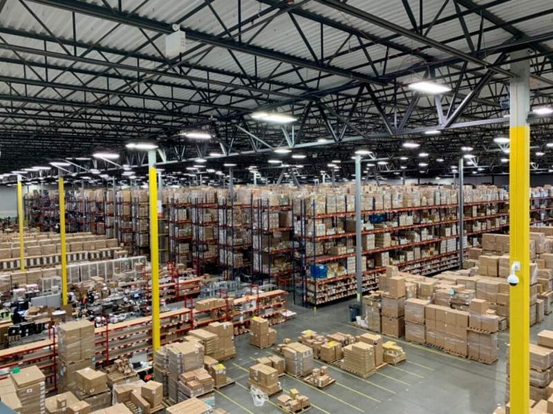 Quang cảnh bên trong kho tập kết hàng hóa của BEST. Ảnh: BEST Express GiaoHangTotNhat Quang cảnh bên trong kho tập kết hàng hóa của BEST. Ảnh: BEST Express GiaoHangTotNhat