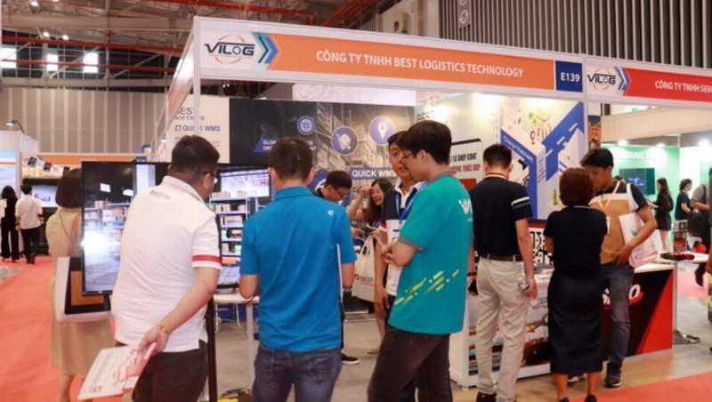 Nhiều doanh nghiệp tham quan tìm hiểu dịch vụ vận chuyển xuyên biên giới của BEST tại triển lãm quốc tế Logistics Việt Nam hồi tháng 8/2023. Ảnh: BEST Express GiaoHangTotNhat Nhiều doanh nghiệp tham quan tìm hiểu dịch vụ vận chuyển xuyên biên giới của BEST tại triển lãm quốc tế Logistics Việt Nam hồi tháng 8/2023. Ảnh: BEST Express GiaoHangTotNhat