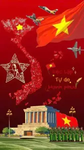 Chiếc mũ kê pi đặt ngay ngắn trên đầu, ánh sáng làm rõ huy hiệu vàng ở chính giữa.