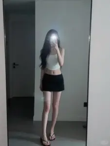 Ngắm 89 Ảnh gái xinh che mặt bằng điện thoại trước gương tạo cảm giác lạ mắt, kín đáo