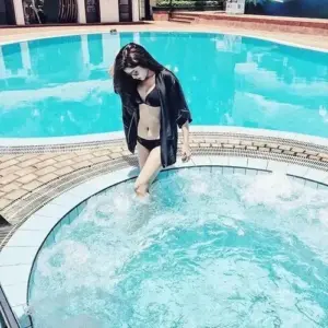 Ảnh bikini Huyền My nổi bật với gương mặt kiêu sa và thần thái chuẩn mỹ nhân Việt