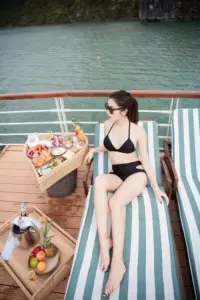 Á hậu Việt Nam 2014 Huyền My diện bikini khoe dáng thon gọn đầy sang trọng