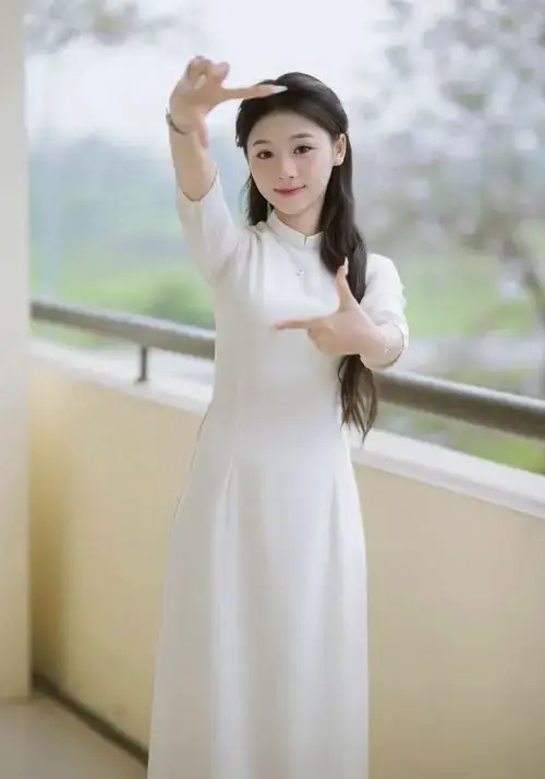 Ảnh gái xinh cấp 3 mang màu thanh xuân, dịu dàng, trong veo và gần gũi như ký ức học trò