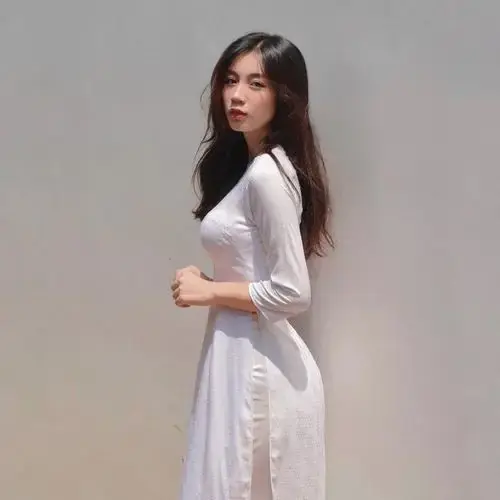 Bộ ảnh nữ sinh cấp 3 áo trắng dễ thương dành cho người thích phong cách học trò trong trẻo