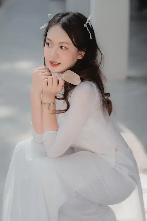 Gái xinh cấp 3 đáng yêu qua những khoảnh khắc tự nhiên, nụ cười hiền và đồng phục gọn gàng