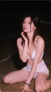 165 Ảnh Gái Xinh Mặc Bikini Trắng vừa ngây thơ vừa nóng bỏng thu hút mọi ánh nhìn