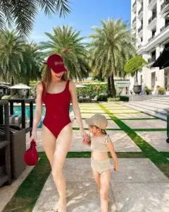 Loạt ảnh Hà Hồ diện bikini nóng bỏng làm fan nam khó rời mắt từ ánh nhìn đầu tiên
