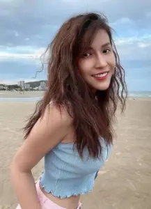 Ảnh Khả Như bikini khoe body săn chắc cùng năng lượng tích cực rất riêng