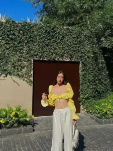 Bộ ảnh Lương Thùy Linh bikini làm nổi bật vẻ đẹp hiện đại, sắc sảo của nàng hậu tri thức