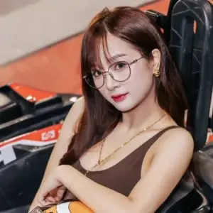 BST 130 Ảnh Gấm Kami Cute phong cách Gen Z gương mặt bầu bĩnh cùng vóc dáng nhỏ nhắn