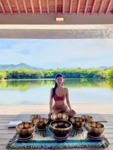 Midu bên biển xanh với bikini tinh tế, nhan sắc trong trẻo hòa cùng vibe mùa hè