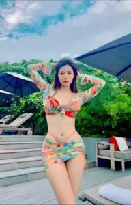 Hot girl đời đầu Midu mặc bikini, vẻ đẹp vừa cute vừa sang khiến người xem thương nhớ