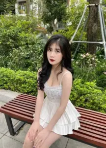 Quỳnh Alee trong bộ ảnh bikini sexy khoe vẻ đẹp Gen Z quyến rũ bên không gian mùa hè