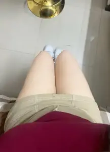 99 Ảnh Đùi Gái Xinh thon gọn khoe vẻ đẹp đôi chân trắng nõn nà thêm phần hút mắt