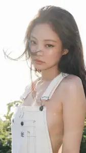 Bộ ảnh Jennie bikini sexy làm anh em khó rời mắt vì quá ngọt, quá sang và quá cuốn