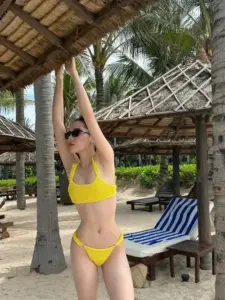 Hoa hậu Kỳ Duyên diện bikini khoe đường cong khỏe khoắn và thần thái sắc lạnh cuốn mắt