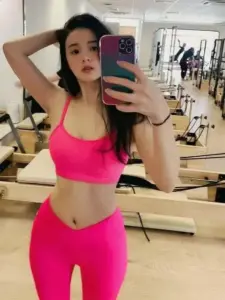 Bộ ảnh bikini của Midu tôn vẻ đẹp thanh lịch, mềm mại và cảm giác rất nàng thơ